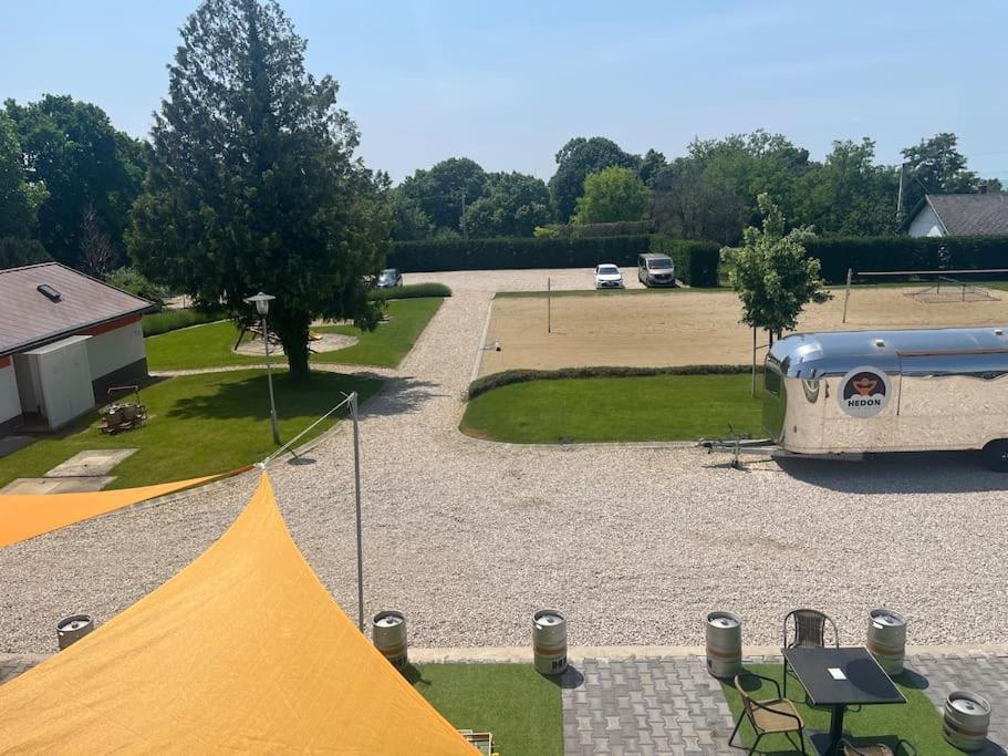 Hedon Brewery Apartments - 200 Meter To The Beach Balatonvilágos Esterno foto